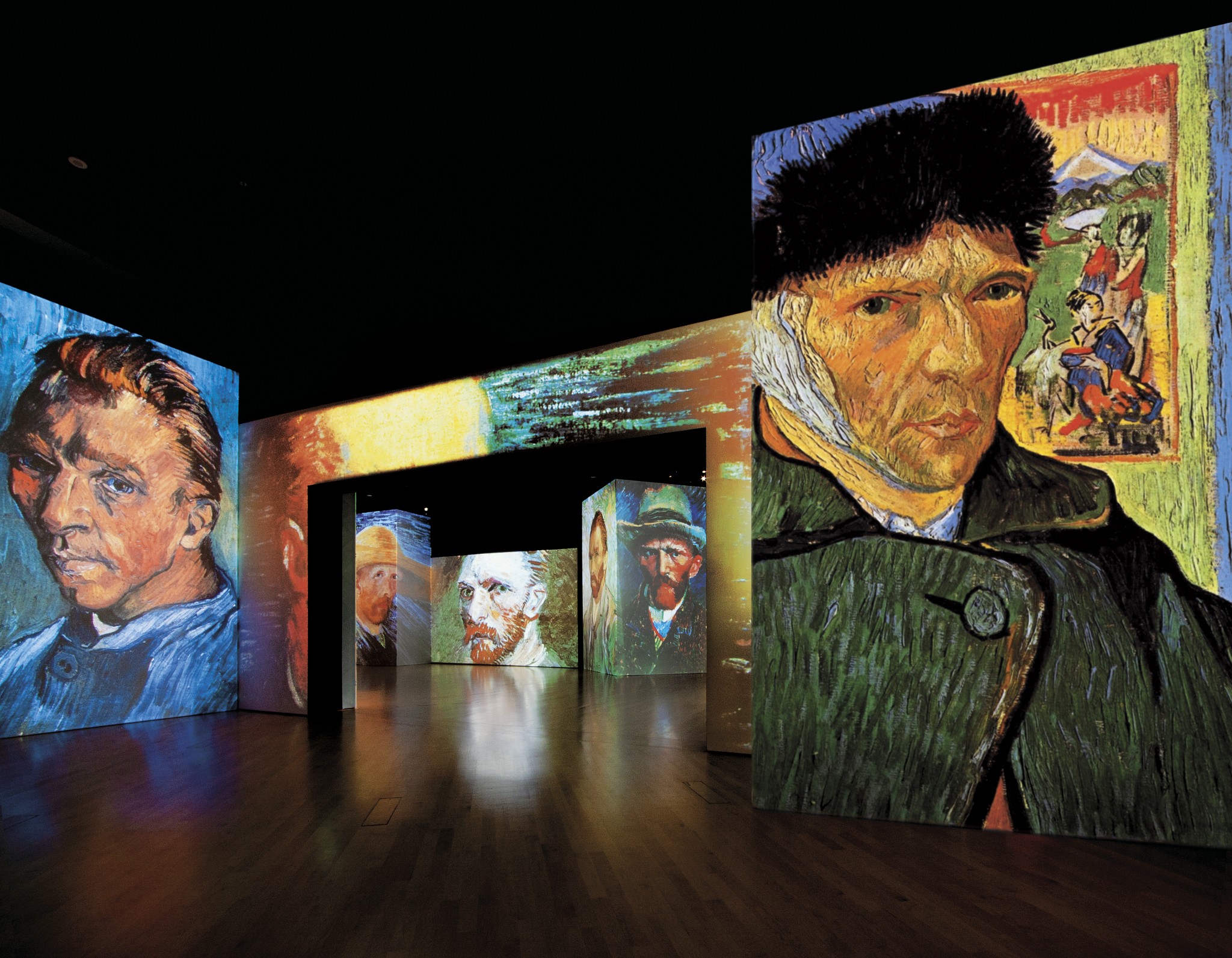 Ожившие картины. Выставка van Gogh Alive. Третьяковская галерея Ван Гог. Тэхен Ван Гог. Винсент Ван Гог живые полотна.