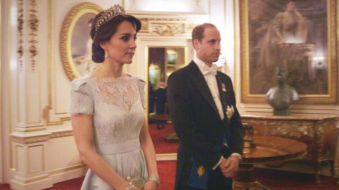 kate princess willaiam buckingham palace diplomatic knot tiara queen mary Elizabeth diamond tiara crown