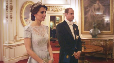 kate princess william buckingham palace diplomatic knot tiara queen mary elizabeth diamond tiara crown