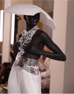 Desfile de moda de Balmain na Semana da Moda de París 2019