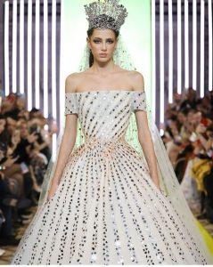 Rami Kadi 2019 yil bahor-yoz kolleksiyasi Parijdagi Haute Couture moda haftaligida