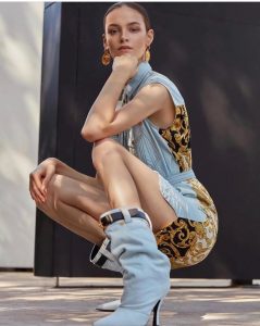 Pêlavên Denim ji Versace