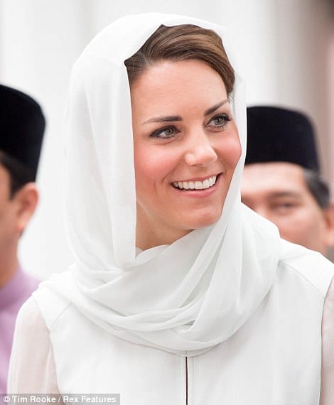 Kate Middleton met islamitische hoofddoek