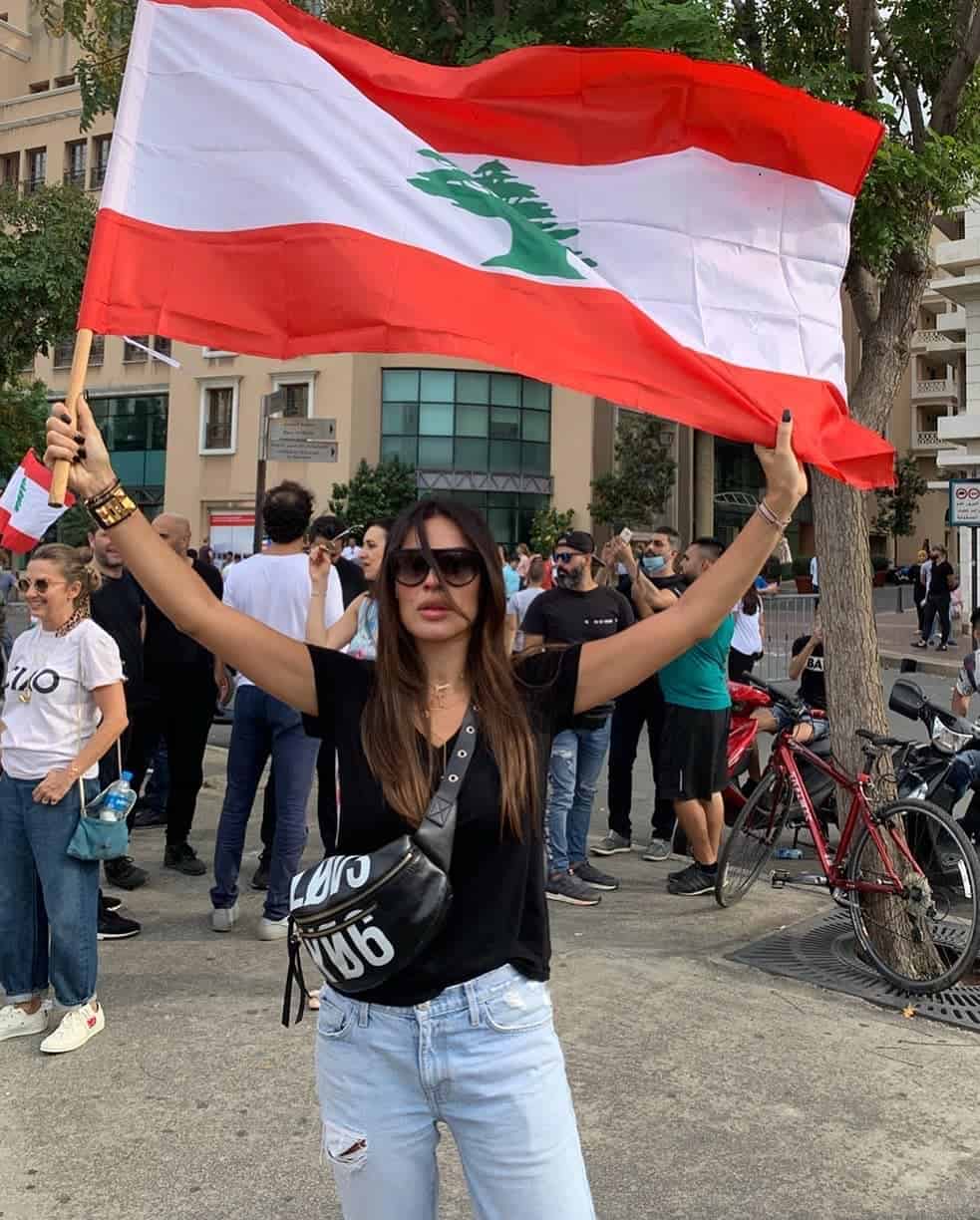 اعتصامات لبنان نادين نجيم
