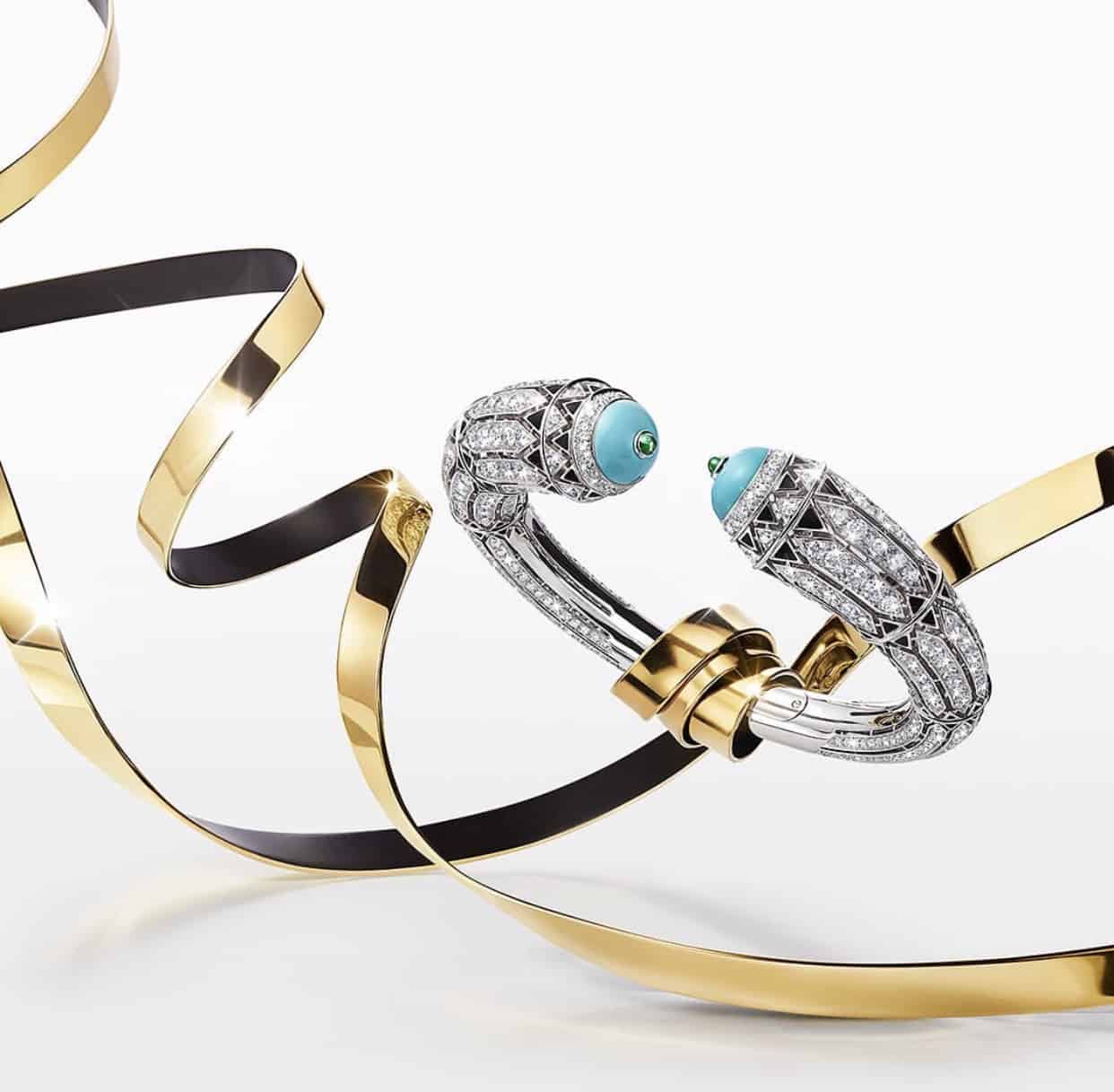 Luxusní varianta od Cartier pro ženu, která miluje luxus, vybírá kožešinu z látky, hadí kůži z tašek a diamanty ze šperků Cartier.