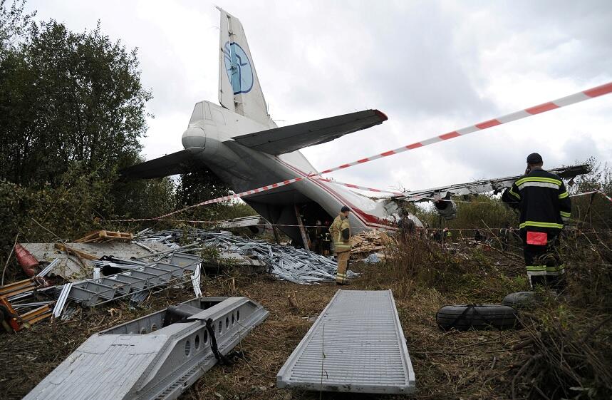 Ukrainos lėktuvo katastrofoje žuvo 170 žmonių, be aiškios priežasties