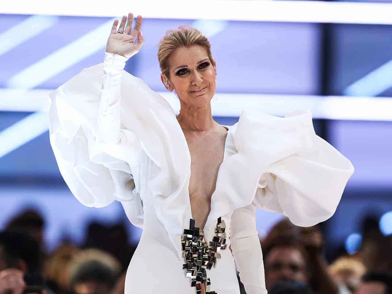 Celine Dion treuret de dea fan har mem