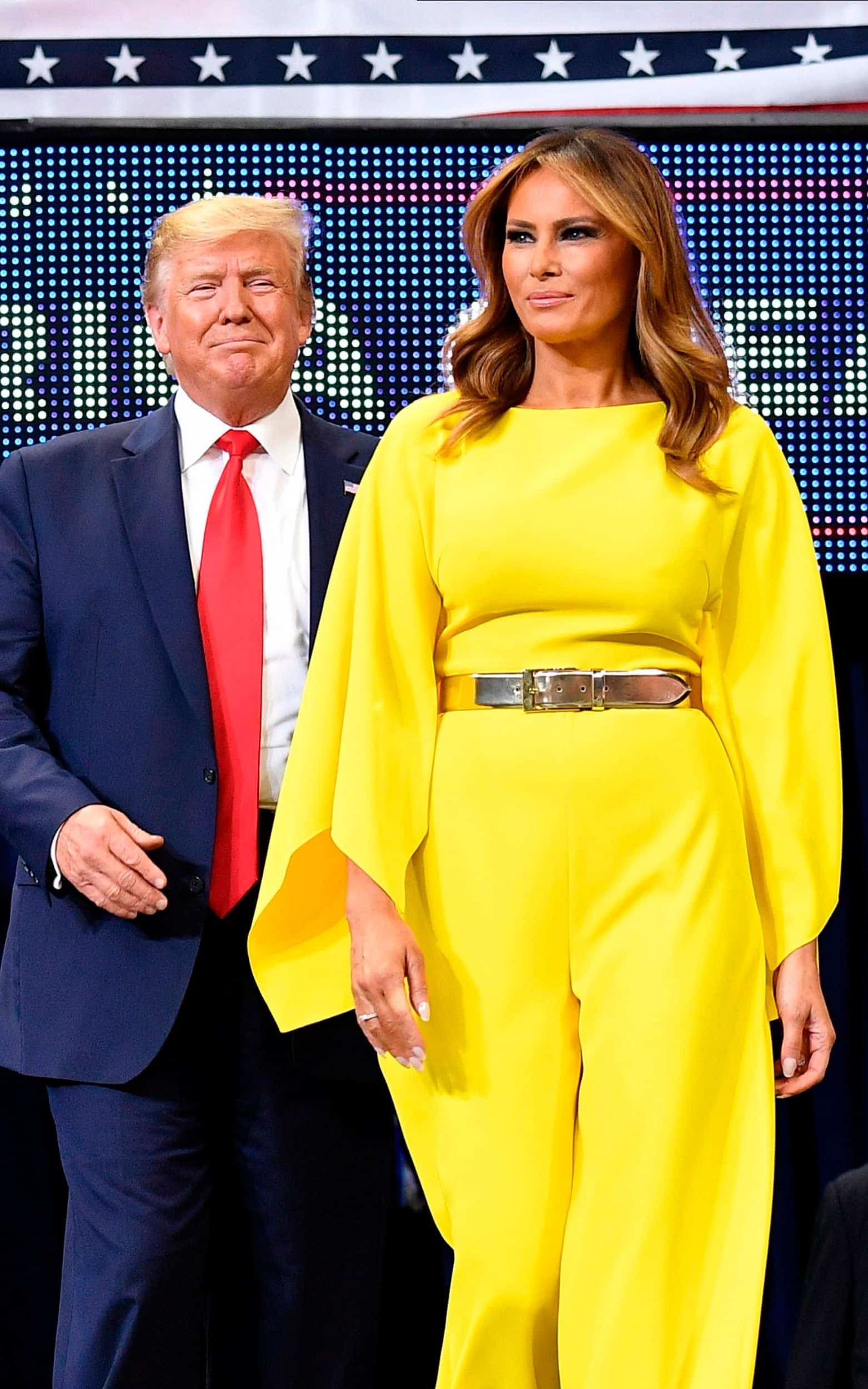 Melania Trump ၀တ်စုံလေးနဲ့