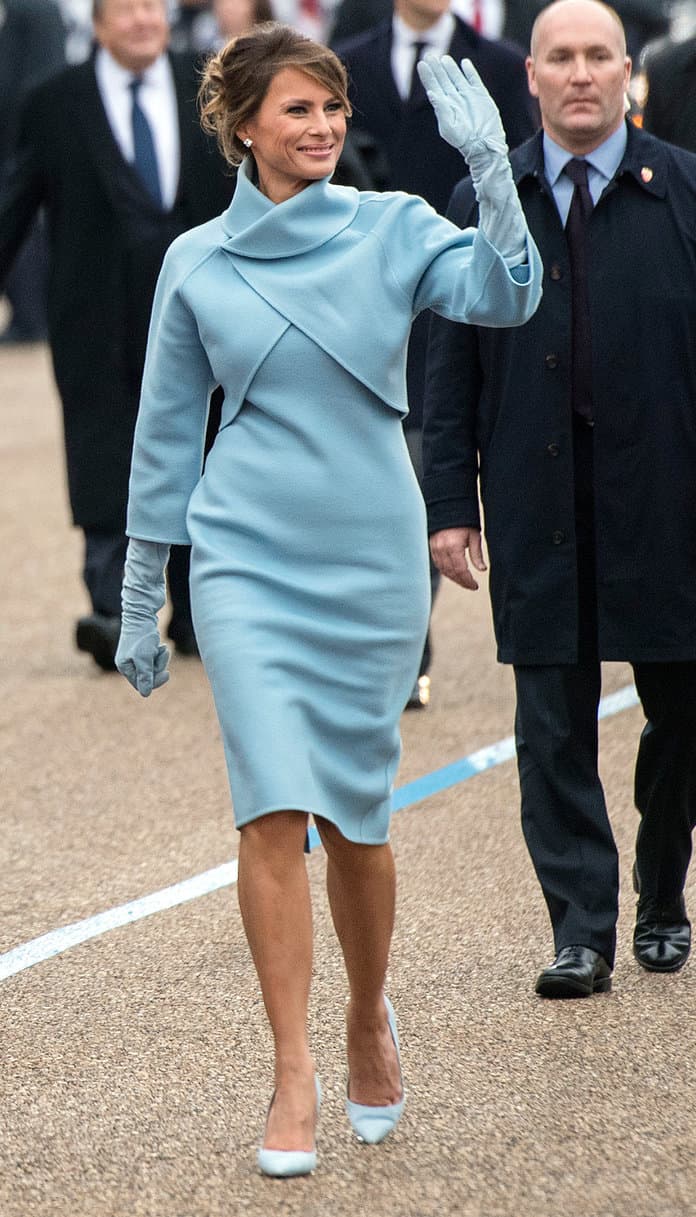 Melania Trump dresses ເບິ່ງ