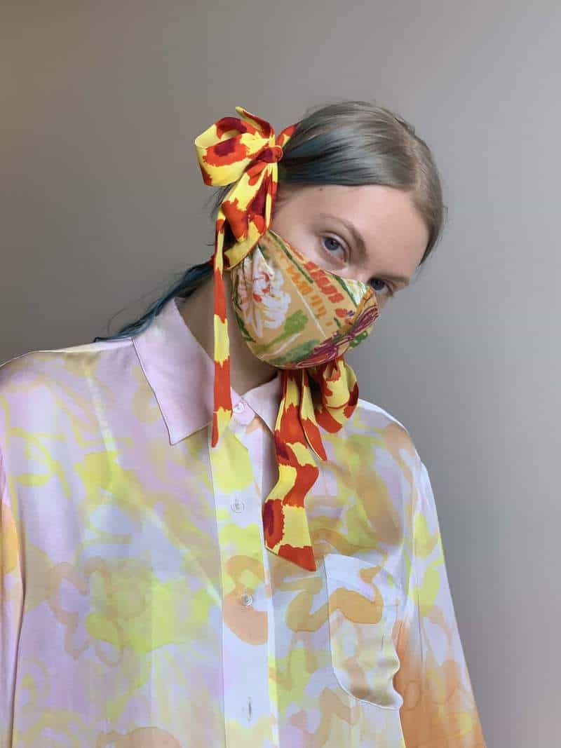 Modieuse stylvolle maskers vir bekendes