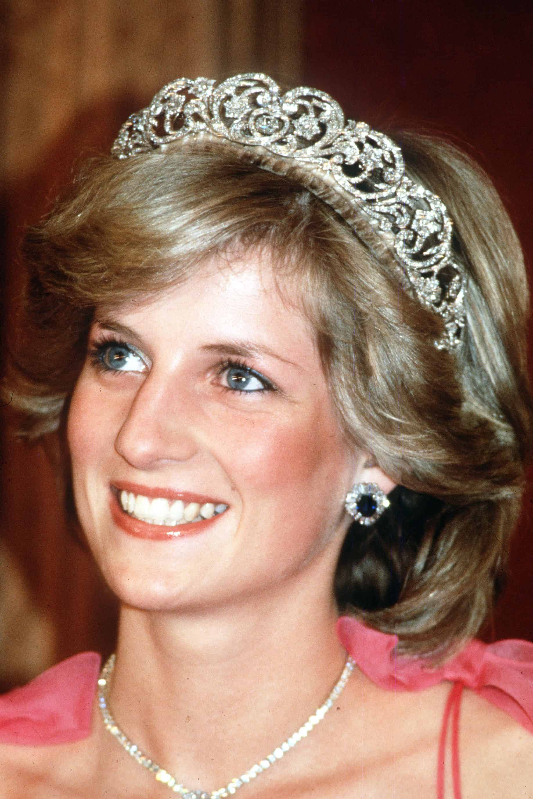 Şahzadə Diananın saç düzümü