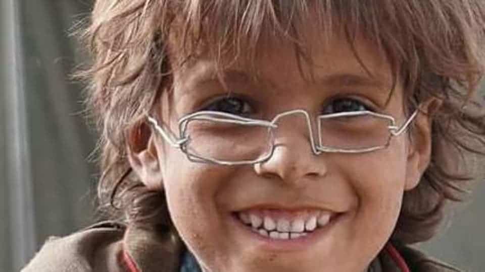 نظارة طفل يمني