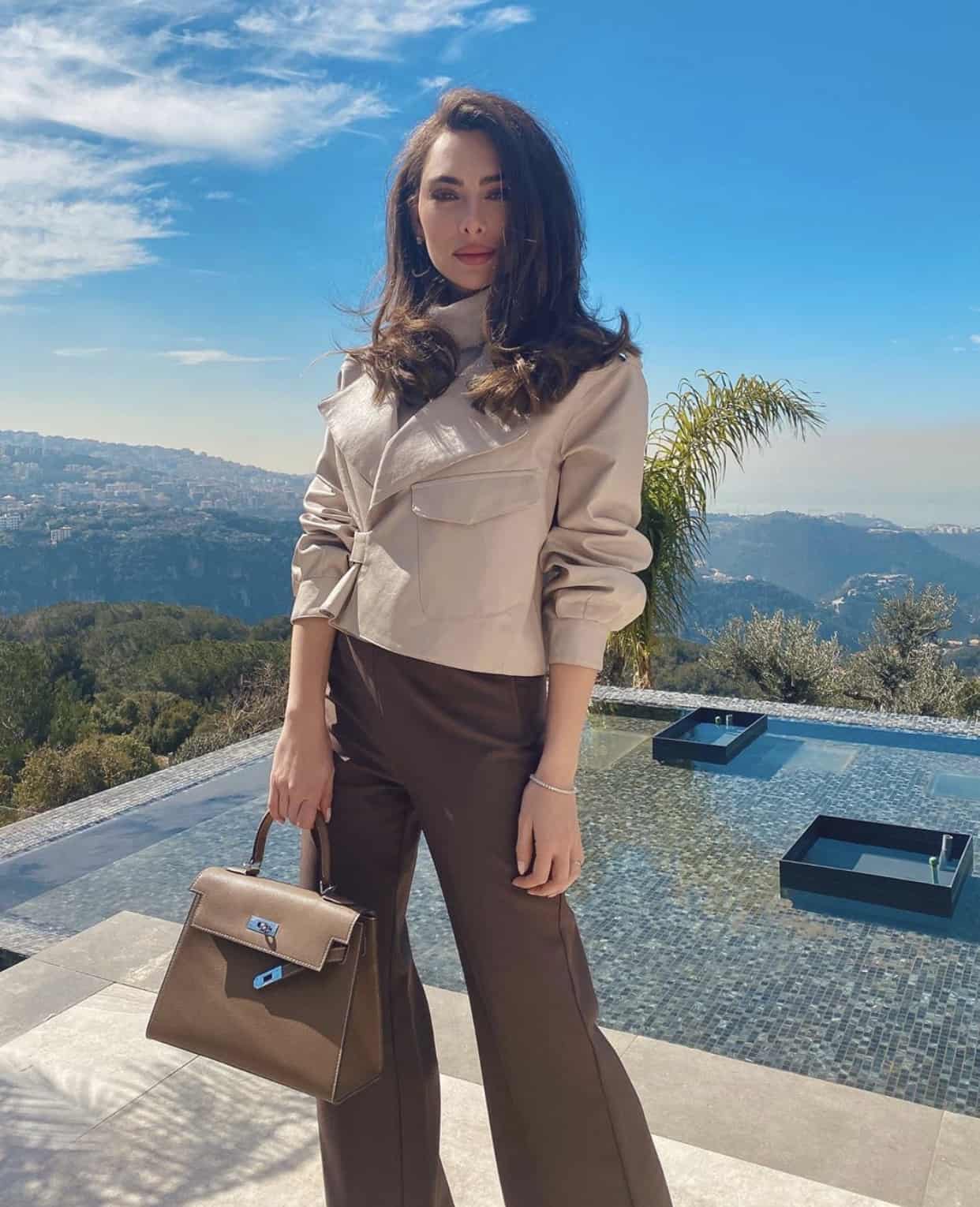 Keanggunan Stephanie Saliba