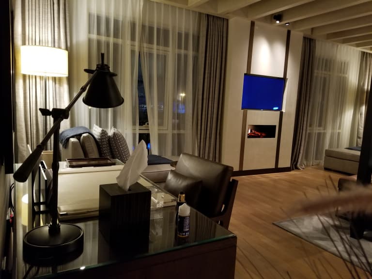 Kempinski Hotel Mall នៃ Emirates Aspen Chalets