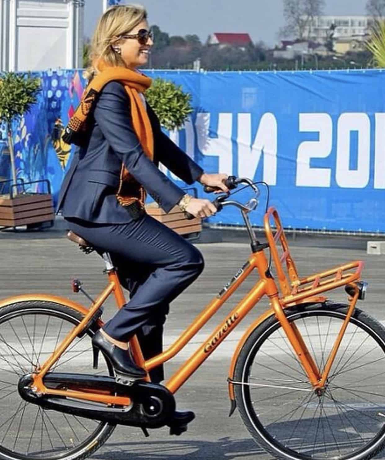 พระราชินีแม็กซิม่ากับจักรยาน