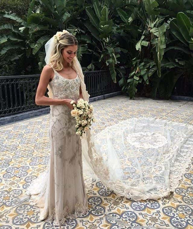 Váy cưới của Valentino Helena Bardon