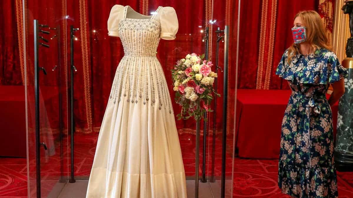 ثوب زفاف الملكة فستان زفاف الاميرة بياتريس