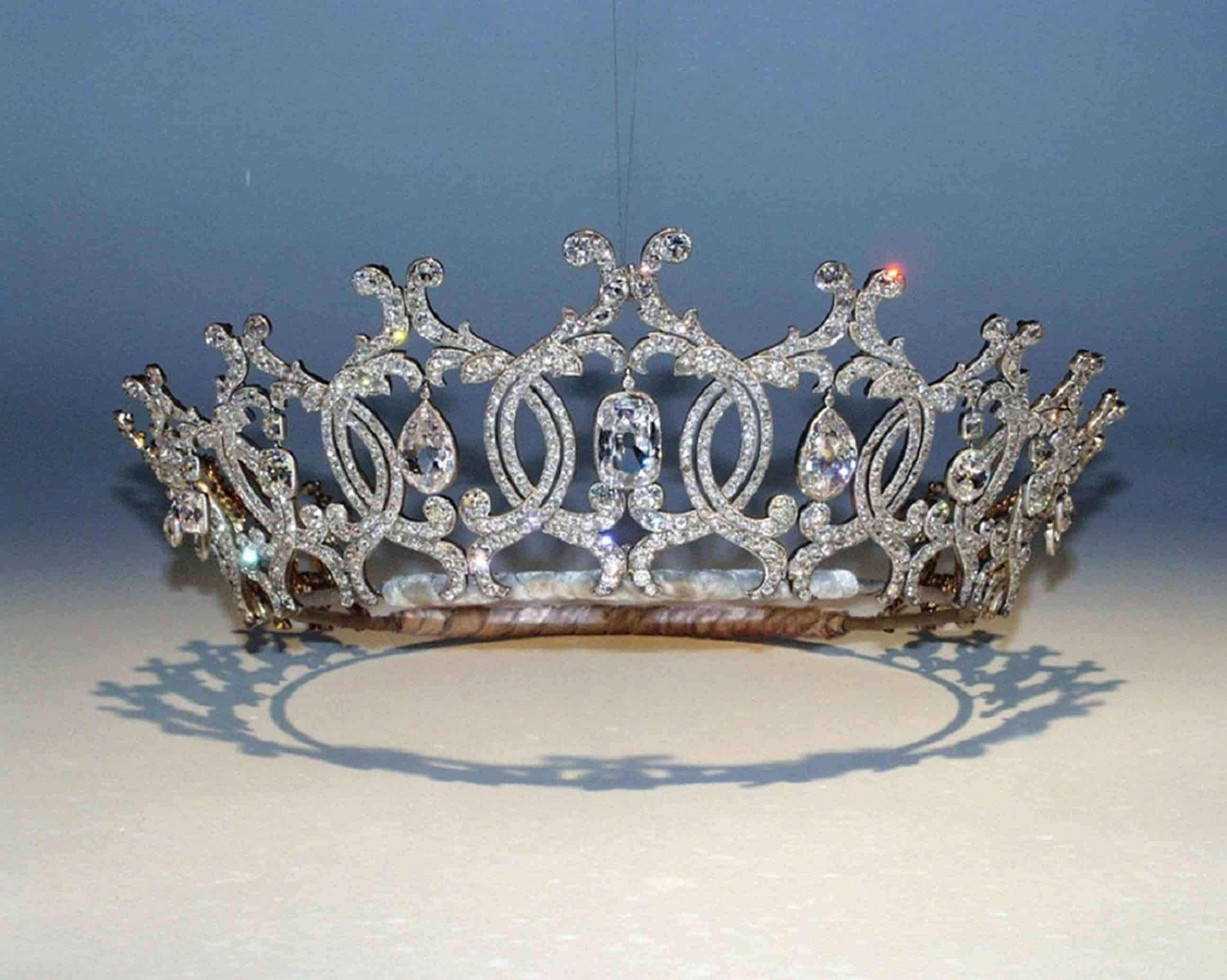 mahkota kerajaan