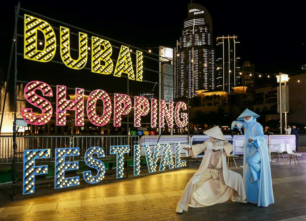 Ang mga pamilihan ng Dubai Shopping Festival ay nag-aalok sa mga tumatangkilik nito ng natatanging hanay ng mga natatanging karanasan