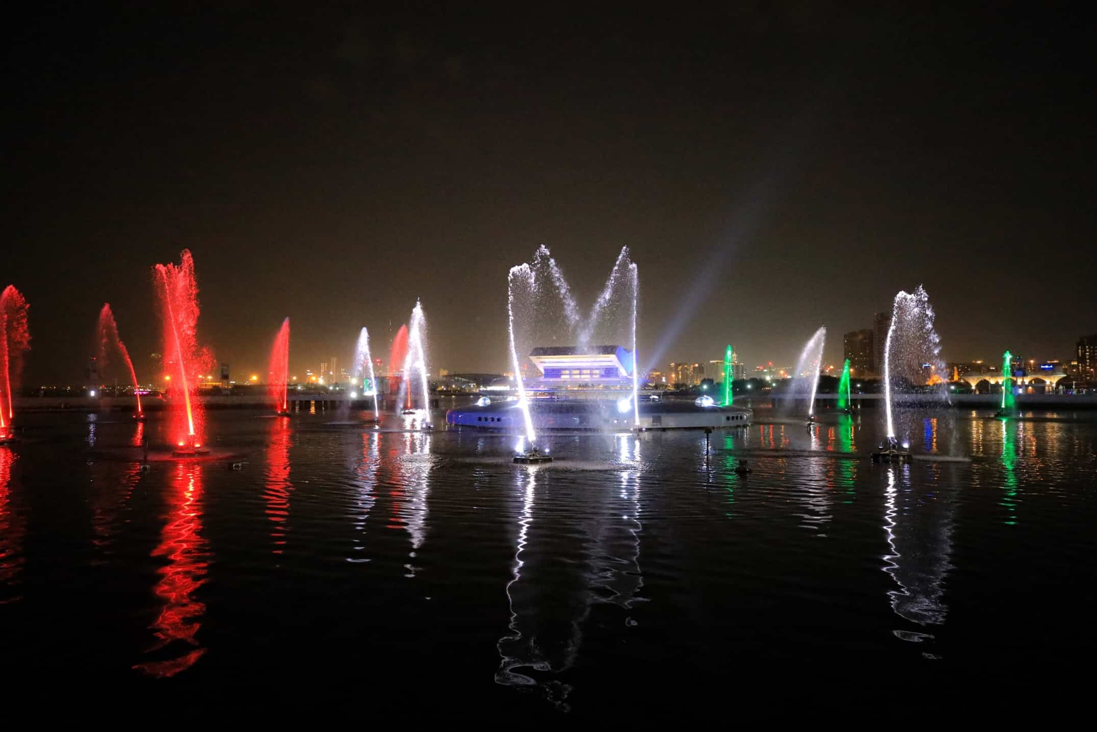 نورپردازی برجسته ترین نقاط دیدنی دبی در جشن شصتمین روز ملی کشور خواهر کویت