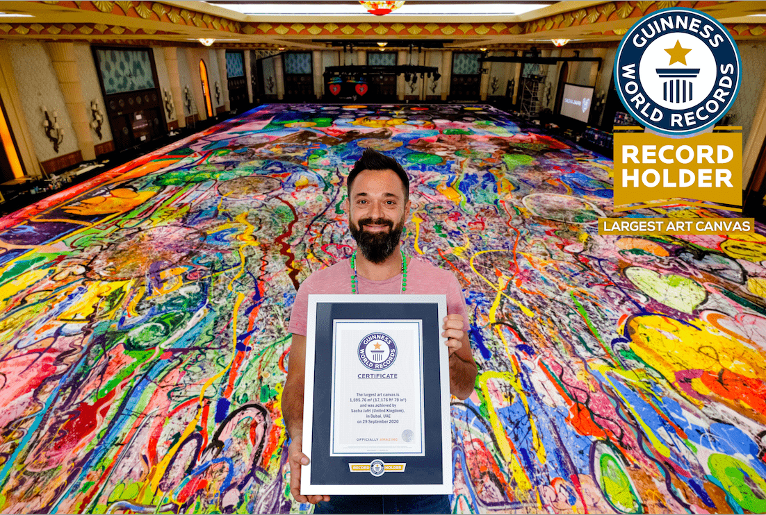 Den berömda brittiska målaren bosatt i Dubai, Sasha Jeffrey, uppnådde Guinness World Records-titeln för den största dukmålningen i världen