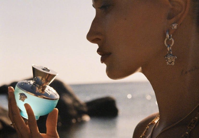 Versace mempersembahkan Dylan Turquoise untuk wanita