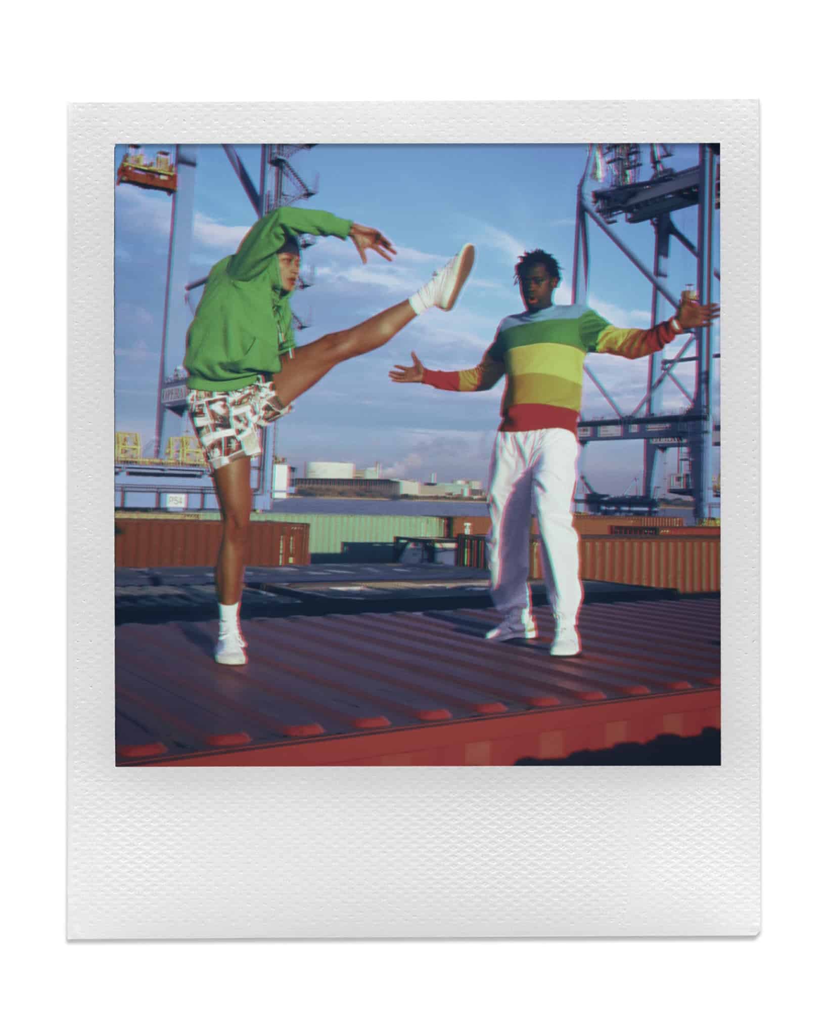 Lacoste og POLAROID samarbejder om farverige designs