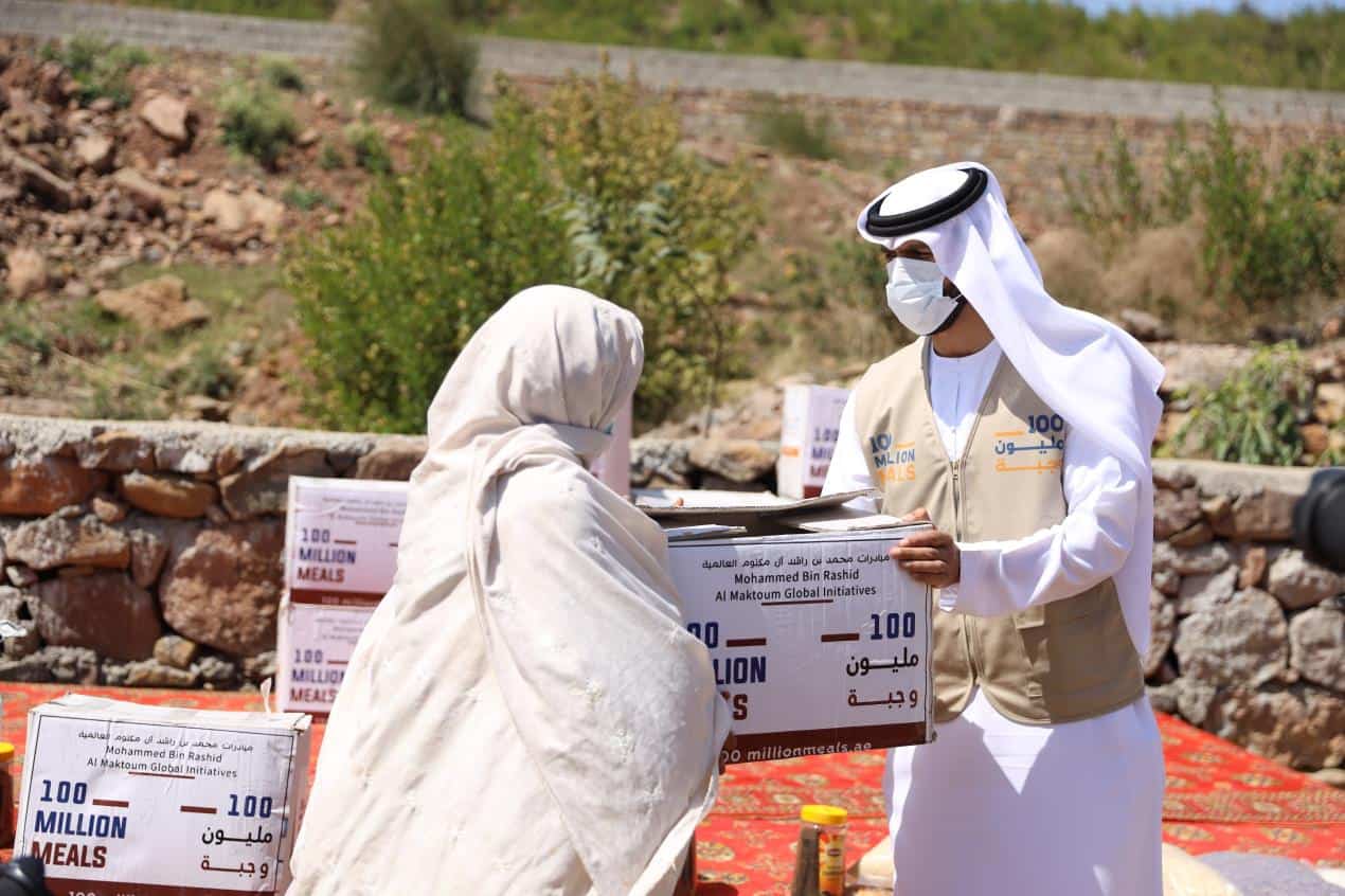 100 Million Meals kanpainak Elikagaien Munduko Programarekin elkarlanean aritzen da Palestinan eta Jordaniako eta Bangladesheko errefuxiatu kanpamenduetan elikagaiak emateko.