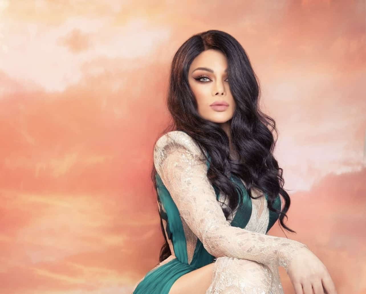 Haifa Wehbe ita ce ke jagorantar al'amuran tare da wani ɗan wasan Masar da wata waƙa ta haramtacciyar hanya