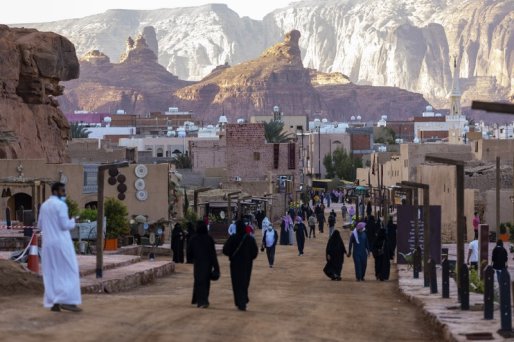 Saudi-Arabien åbner dørene igen