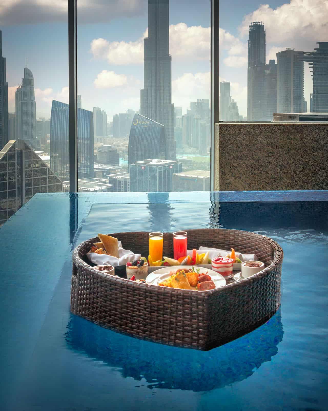 Shangri-La Dubai Floating Breakfast