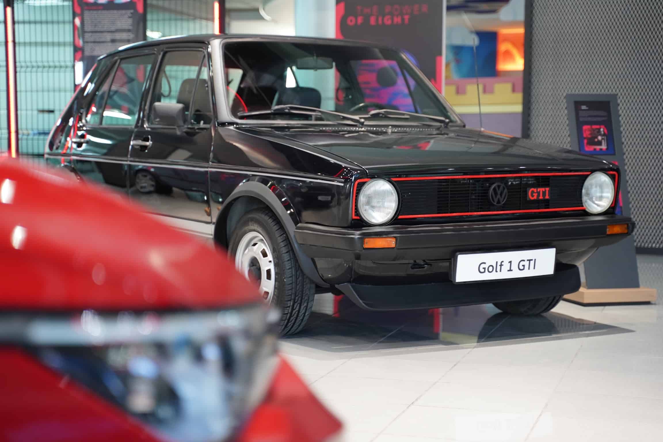 Volkswagen viert 45 jaar Golf GTI met een speciale tentoonstelling over de evolutie van de baanbrekende auto