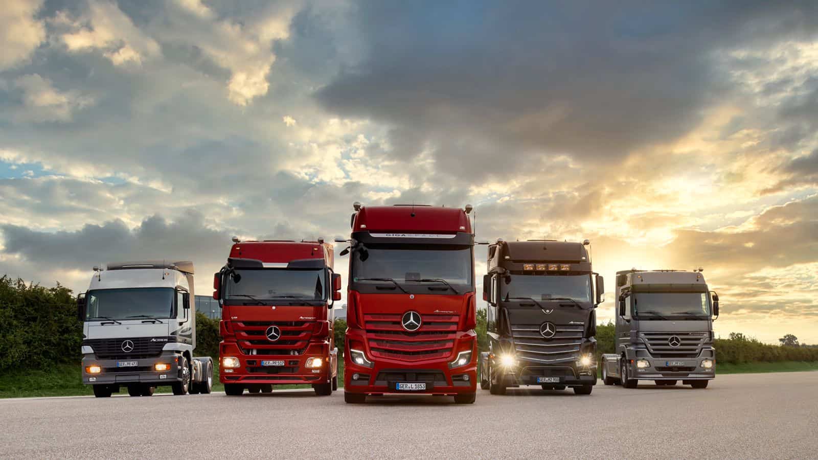 MERCEDES-BENZ TRUCKS تحتفل بمرور 125 عامًا من الريادة والتميز