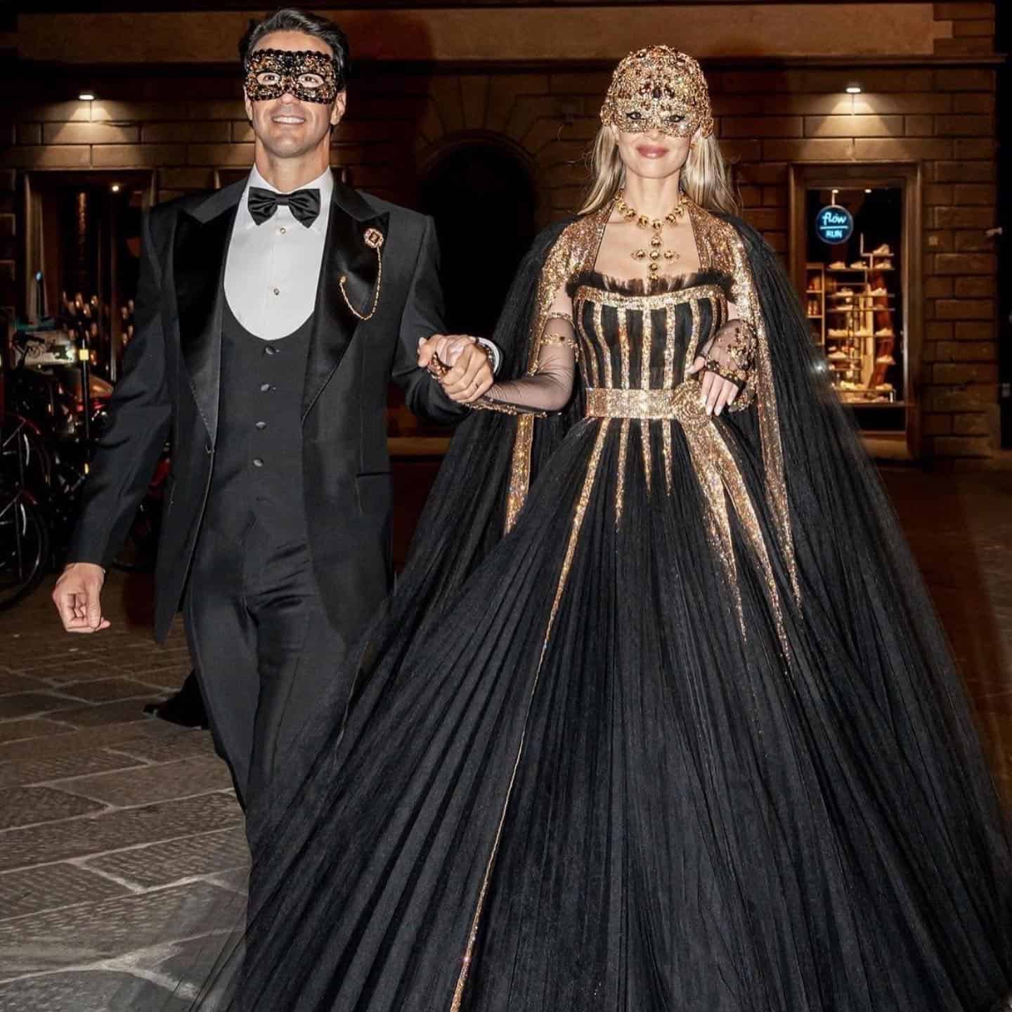 Pengantin perempuan memilih pakaian perkahwinan Dolce dan Gabbana hitam