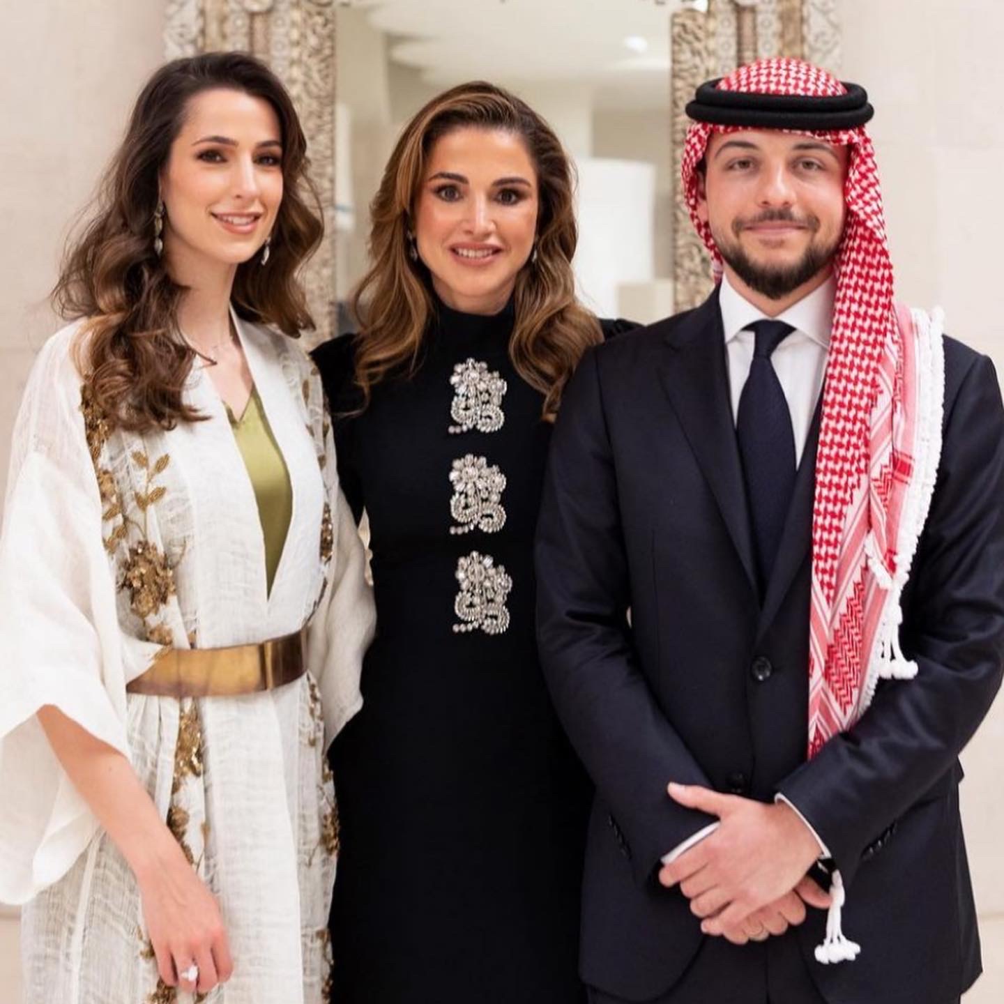 Il fidanzamento del principe ereditario di Giordania Hussein bin Abdullah II con la giovane donna Rajwa Al-Saif