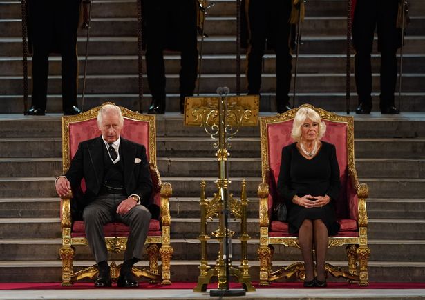 El rei Carles i la reina Camilla i el quadre de la massacre dels mamelucs