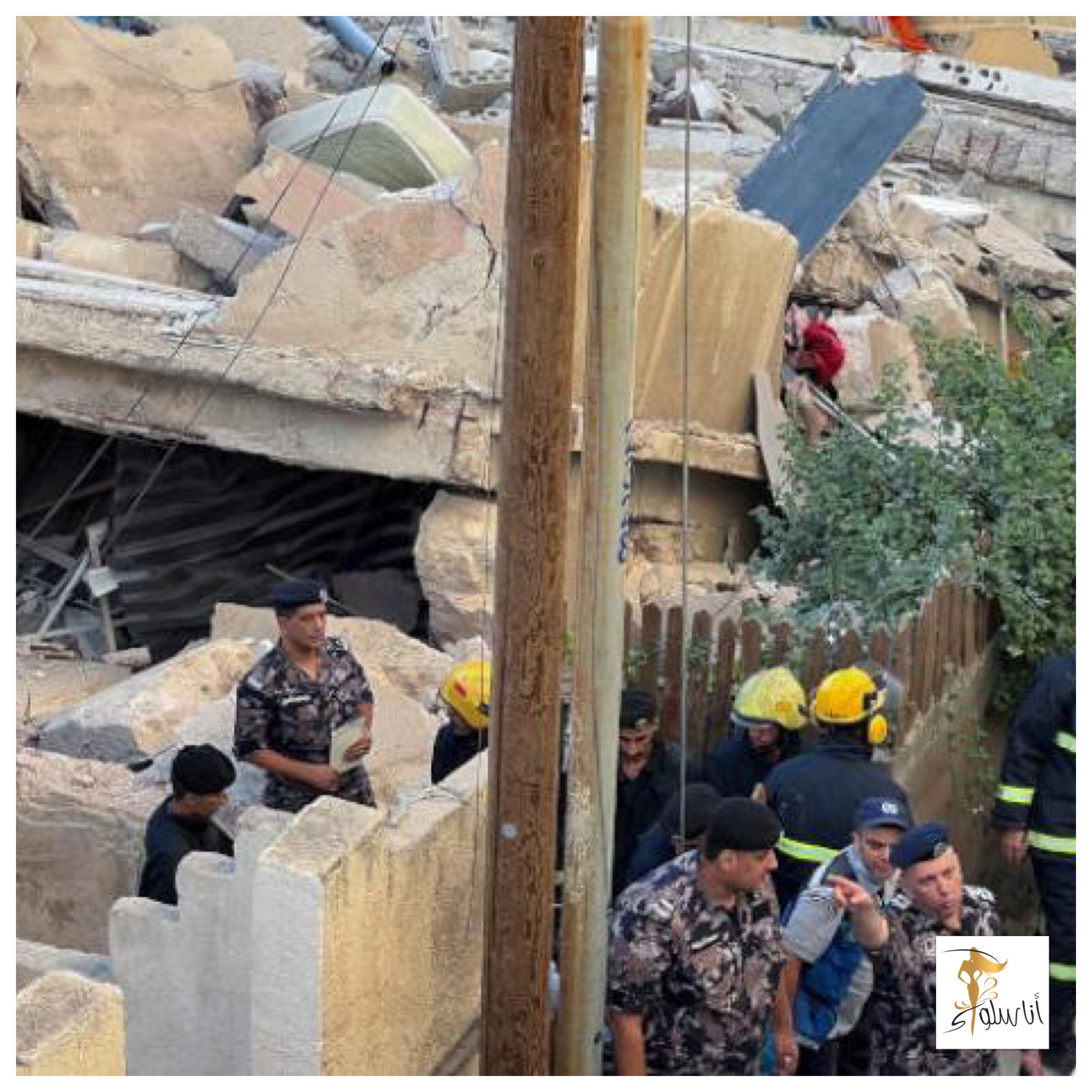 Un bebé rescatado de un edificio derrumbado en Amman