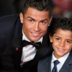 Ronaldo còmhla ri a mhac Junior