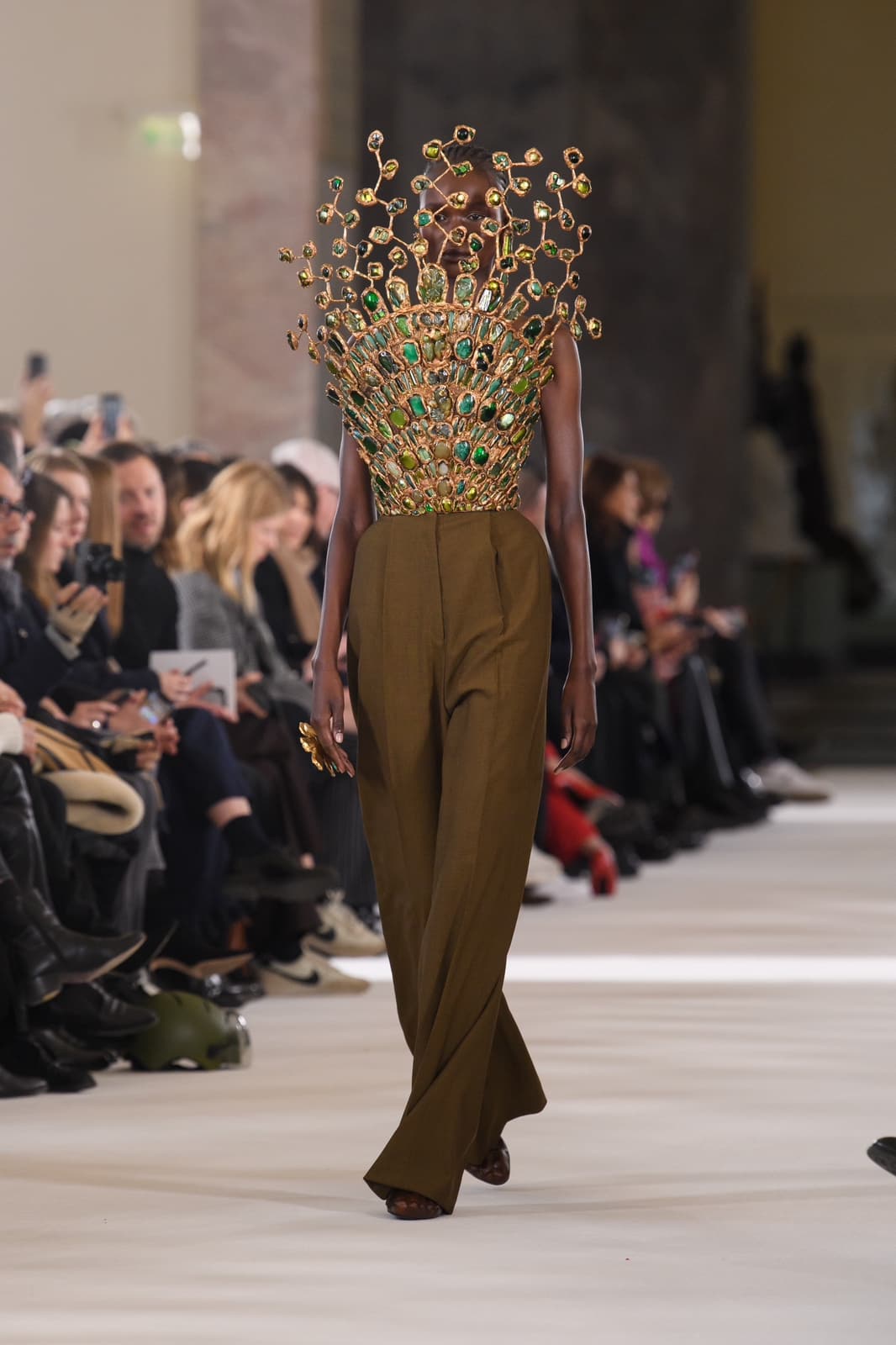 Schiaparelli iyo ururinta Haute Couture 2023