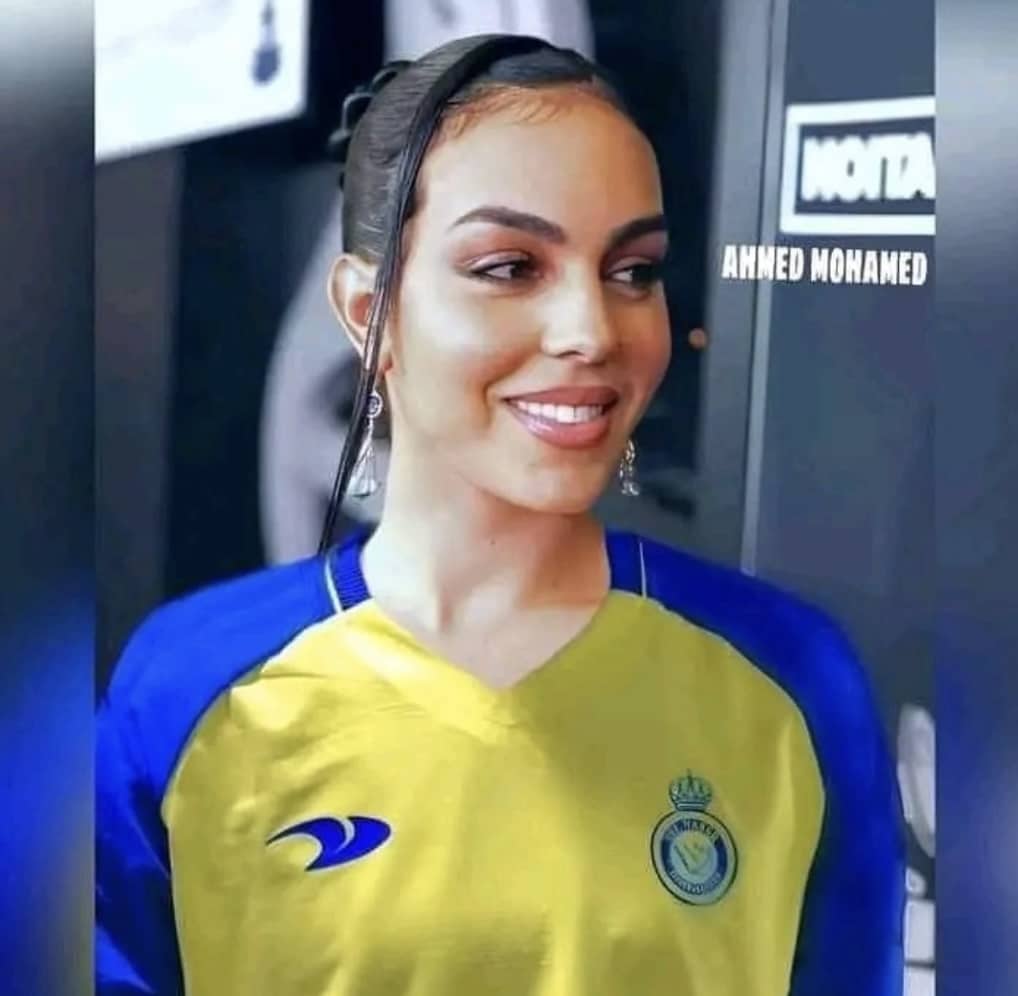 Georgina Rodriguez wearing the victory shirt