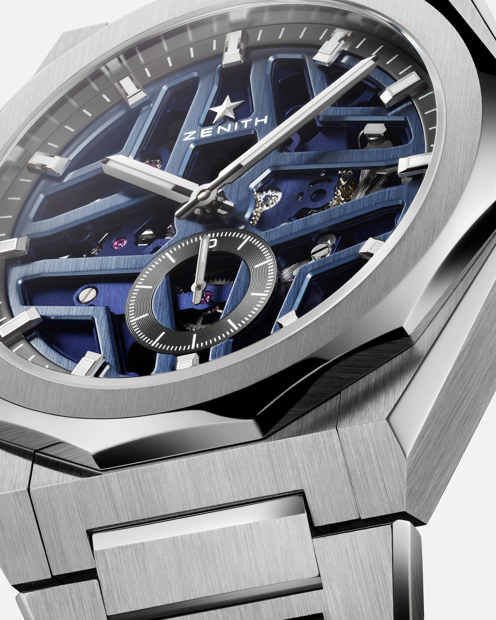 DEFYE SKYLINE SKELETON_CLOSE UP Zenith