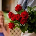رابطه گل رز قرمز با عشق چیست؟
