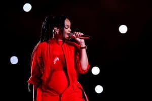 Rihanna ကို ဒေါင်းလုဒ်လုပ်ပါ။