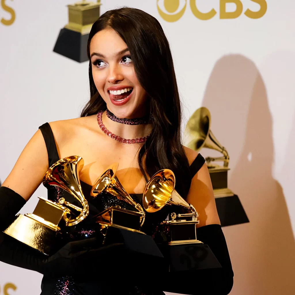 Hvem er de nominerede til Grammy Awards i år?