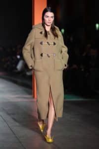 Kendall Jenner i Milan Fashion Week