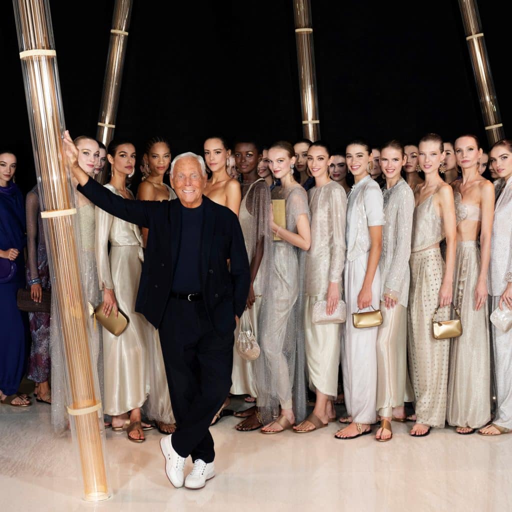 "Ville d'Or" (Snáithe Órga) le Giorgio Armani faisean na mban earrach-samhradh 2023