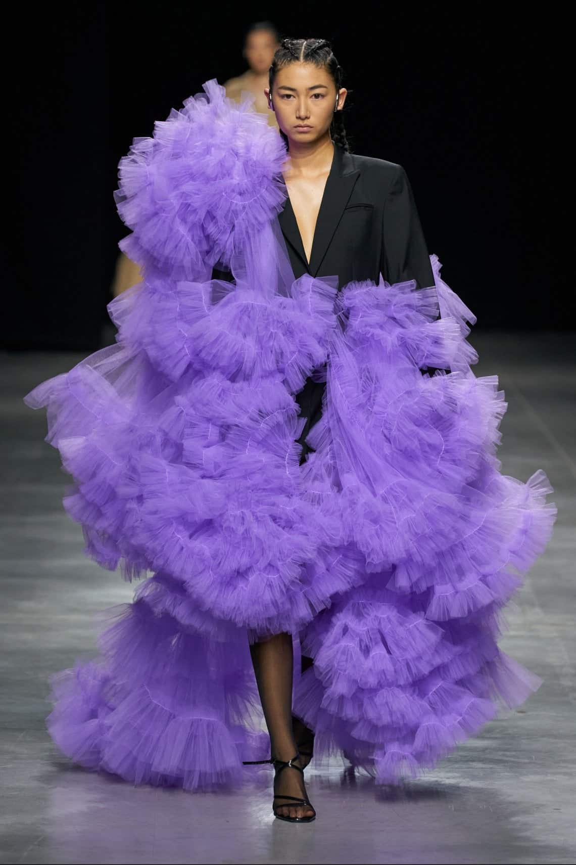 Ma Ruffles ndiye mawonekedwe ofunikira kwambiri pamafashoni a Milan Fashion Week