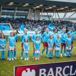 Os xogadores de Etihad Airways e do Manchester City fan realidade os soños dos mozos futbolistas