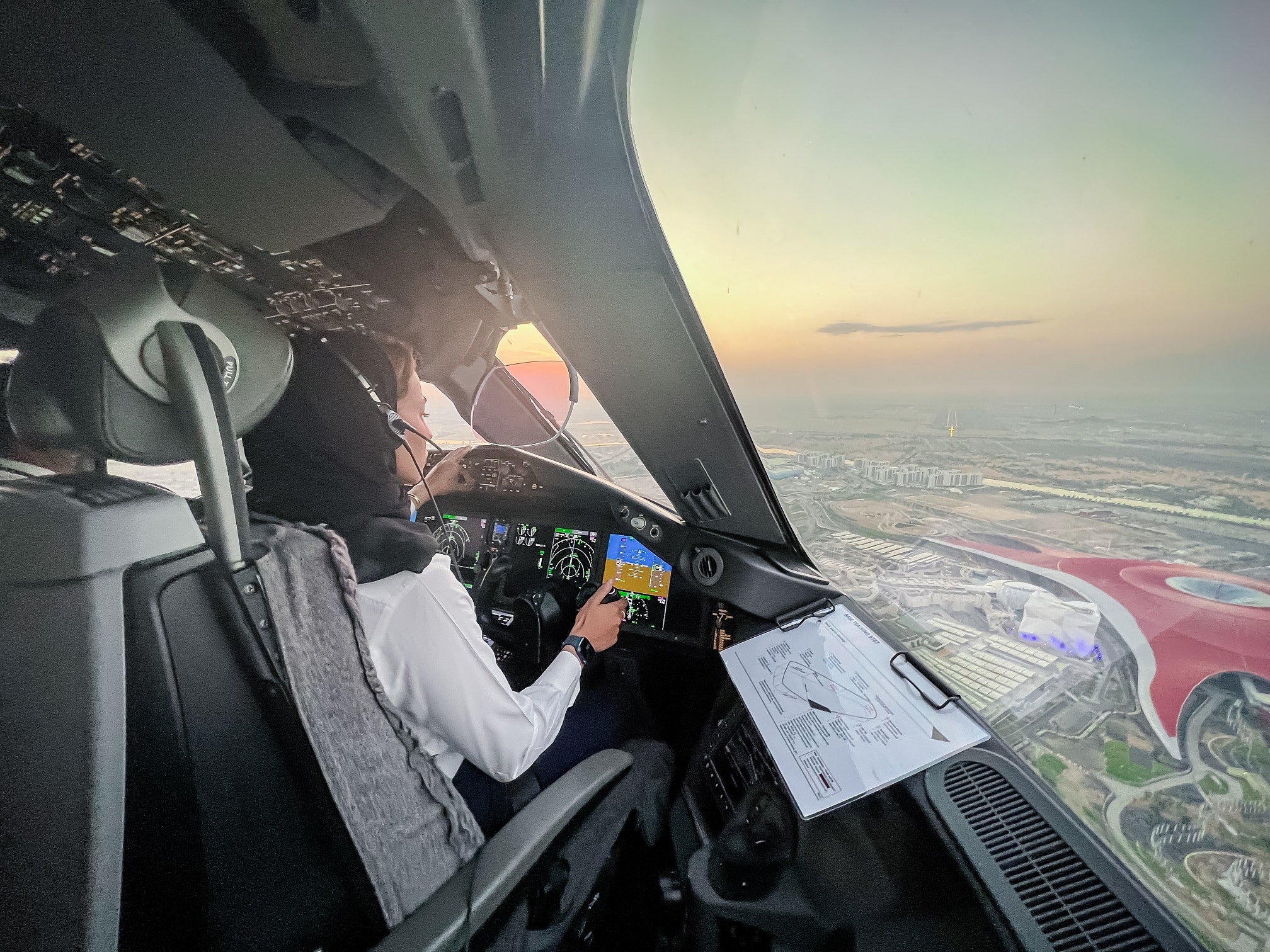 Betydelig præstation for Etihad Airways i sit første træningsprogram i Mellemøsten for at tildele en pilotlicens for flere besætninger på Boeing 787 Dreamliners