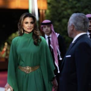 الملكة رانيا وصيحة اللون الواحد